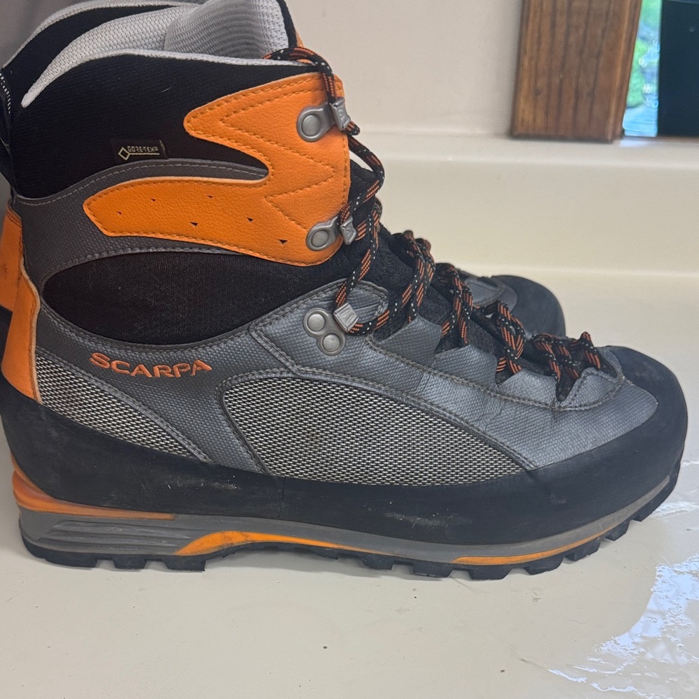 Scarpa Men's Boots - Black and Orange - Picture 6 of 7
